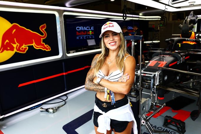 Skateboardistka Leticia Bufoniová ve VC Miami formule 1 2022