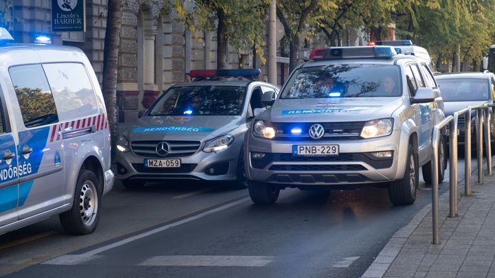Předstíral vlastní smrt. Maďaři zatkli mocného narkobarona, který "zemřel" na covid; Zdroj foto: Shutterstock.com