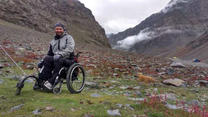 Jan Krauskopf se společně s devíti studenty gymnázia vydal na tři týdny do Himalájí. Expedici nazvali No Limits.