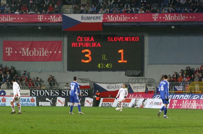 Kdysi jeden národ, potom federace a dnes dva samotné státy. Češi porazili Slováky 3:1 v kvalifikačním utkání na Euro 2008.