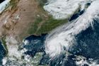 Hurikán Ian udeřil na západním pobřeží Floridy, má sílu téměř pátého stupně