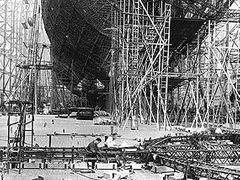 V roce 1936 přišel vrchol německého konstruktérství - vzducholoď LZ 129 Hindenburg, pojmenovaná na památku zesnulého maršála a prezidenta.