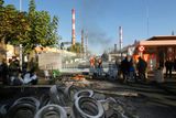 Stávkující zaměstnanci ropné rafinerie Grandpuits...