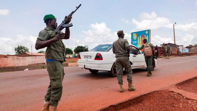 Puč v africkém Mali začal na vojenské základně.