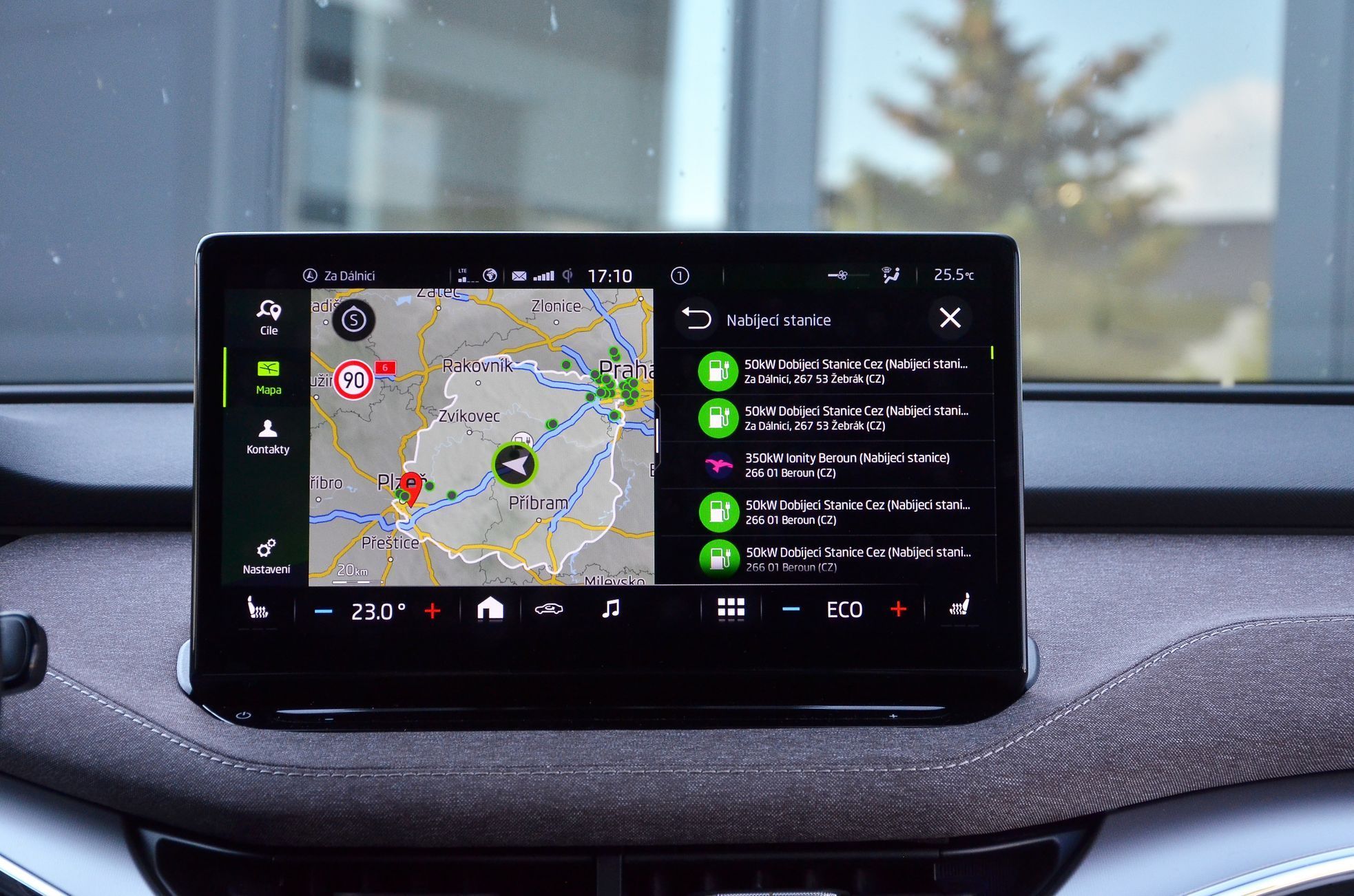 Toyota Mirai a Škoda Enyaq
