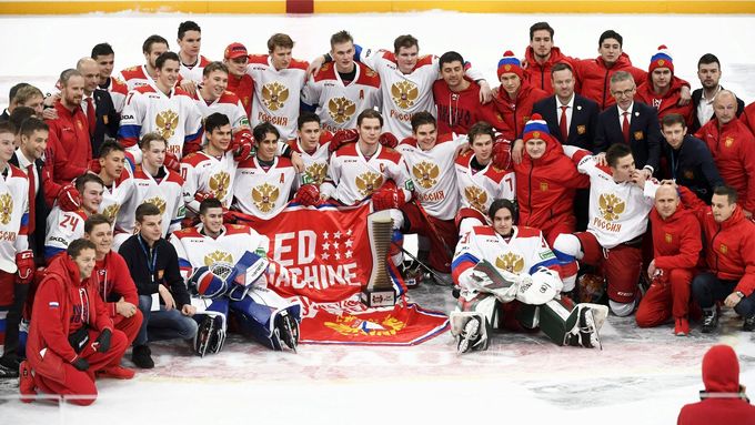 Juniorský tým Rusů přehrál dospělé výběry Finska, Švédska a Česka a ovládl Karjala Cup.