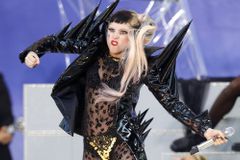 Lady Gaga napršel z internetových mraků milion desek