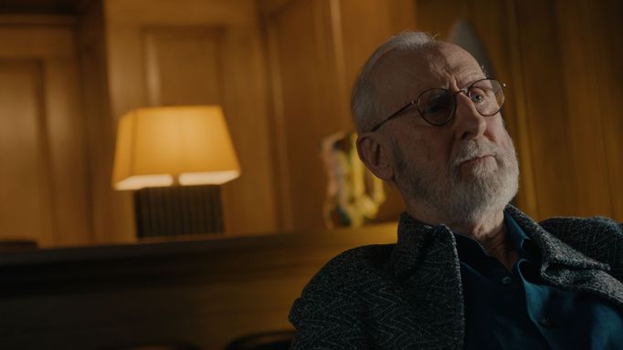 James Cromwell jako Jonathan.