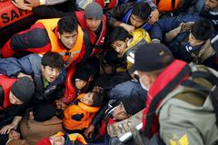 NATO řeší migrační krizi. Zvažuje vyslání lodí k tureckým břehům