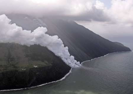 Sopka Stromboli chrlí lávu