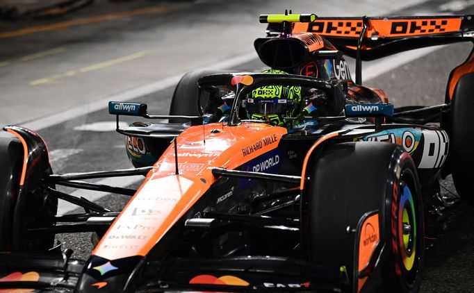 Lando Norris, McLaren v kvalifikaci na VC Abú Zabí 2025