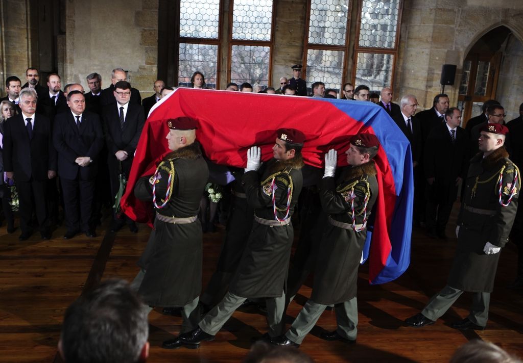 Smutečním ceremoniál ve Vladislavském sále