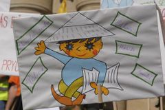 Čtyři školky neotevřely, učitelky protestovaly v Praze