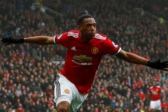 United ve šlágru Premier League porazili Tottenham, nezaváhalo ani City a Chelsea