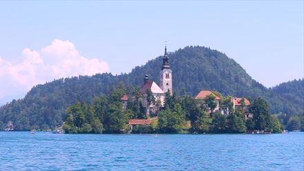Ideální místo pro rodinnou dovolenou? Jeďte k jezeru ve Slovinsku, kde se vám splní přání