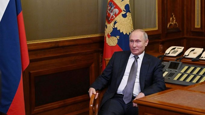 Ruský prezident Vladimir Putin komentuje svou esej o Ukrajině.