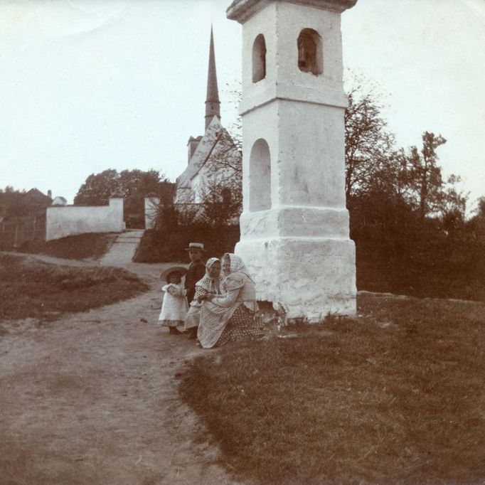 Karel Chotek - fotograf s modrou krví: fotografie z výstavy v Muzeu města Ústí nad Labem, září 2023