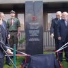 Obelisk věnovaný památce Poláka Ryszarda Siwiece