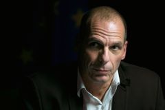 Varufakis varuje: Odchod Řecka z eurozóny strhne lavinu