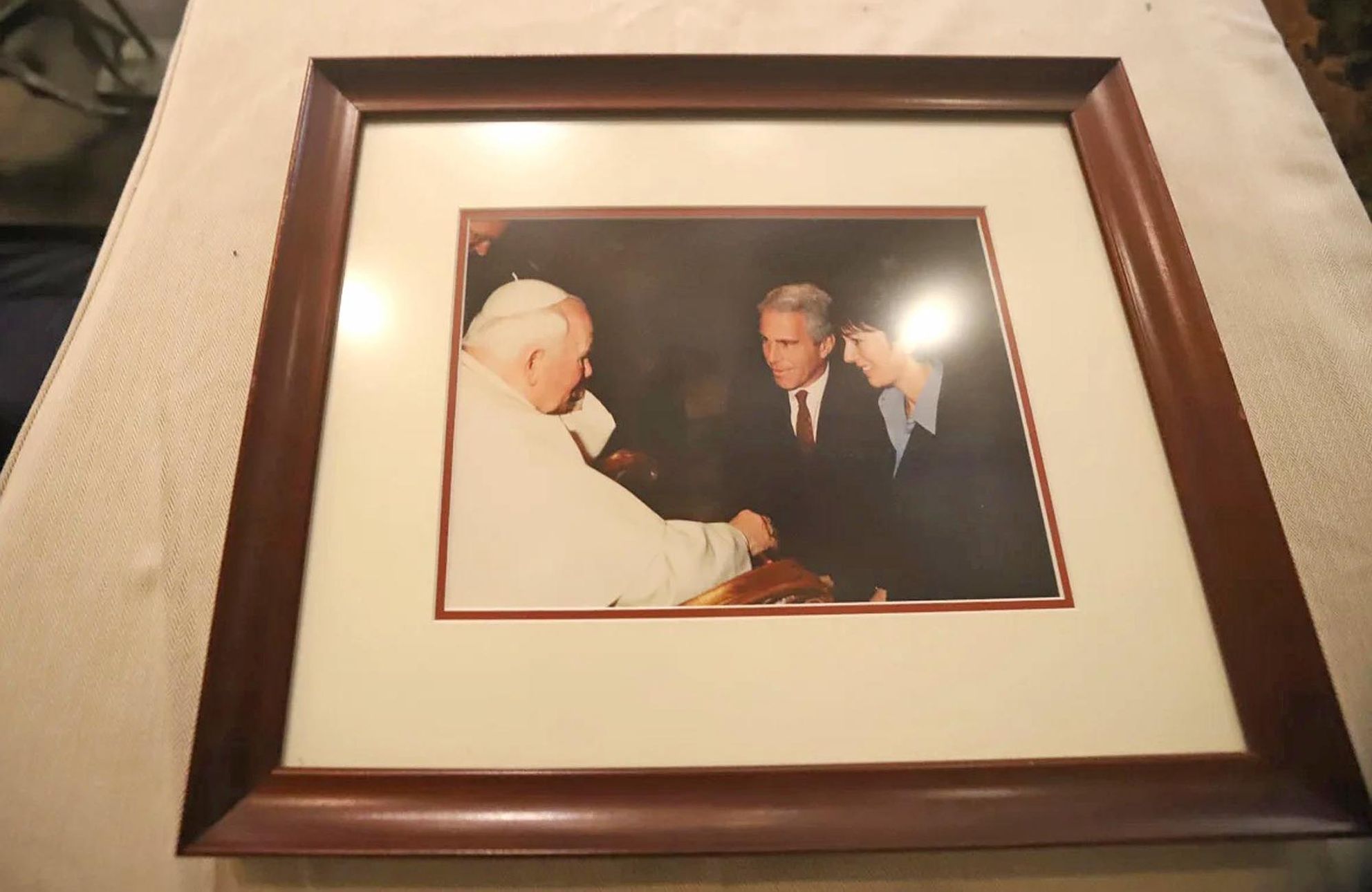 Jeffrey Epstein, ostrov, kriminalita, prostituce