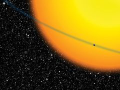 Exoplaneta přechází před svou hvězdou, a snižuje tak její jas. Podle toho ji astronomové najdou.