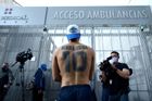 Maradona je po operaci mozku, krevní sraženinu se podařilo odstranit