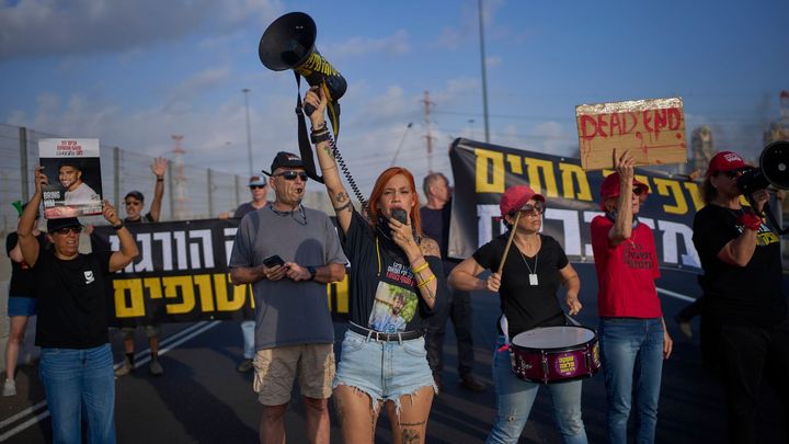 V Izraeli začaly demonstrace za propuštění rukojmích držených Hamásem; Zdroj foto: ČTK