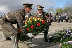 Zemřel první český voják, který se vylodil v Normandii