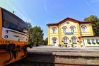 Nejkrásnějším nádražím roku 2018 se staly Blíževedly v Libereckém kraji s celkovým počtem 7356 platných hlasů. Výsledky soutěže, která probíhá od roku 2007, vyhlásili pořadatelé 9. listopadu v Senátu.