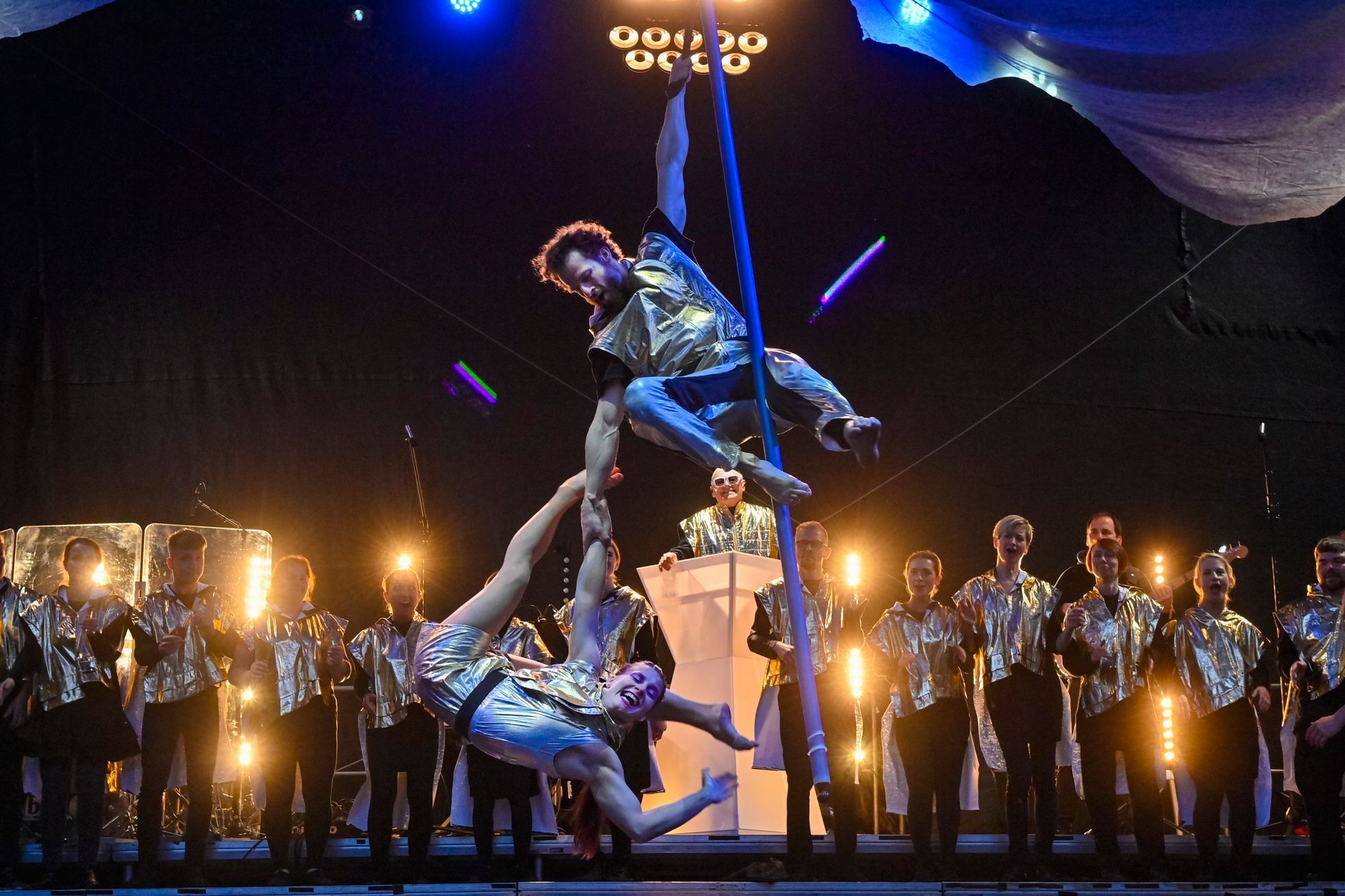 Nebesa, Losers Cirque Company