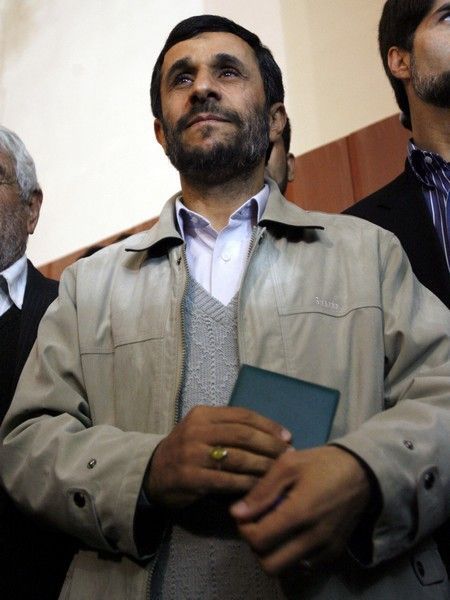 Ahmadínežád volí