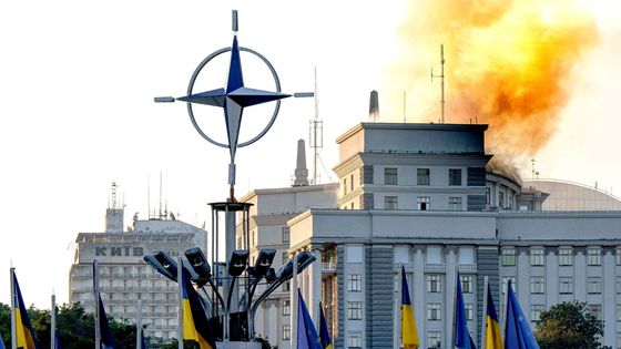 Rusové prvně trefili strategickou budovu v Kyjevě. "Přitvrďte," tlačí Západ premiérka