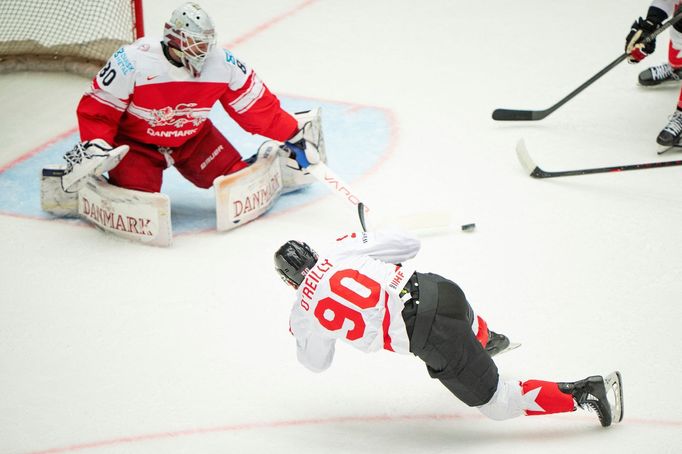 Frederik Dichow a Ryan O'Reilly ve čtvrtfinále MS 2025 Kanada - Dánsko