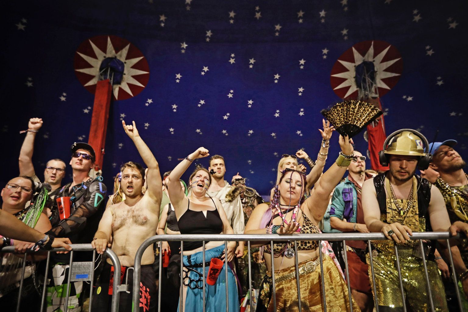 Chalupáři apokalypsy, Libor Fojtík, Kladno, Bratronice, komunita