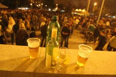 Praha bojuje s alkoholem, míst se zákazem pití přibude