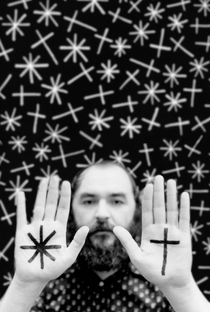 Hviezda - Kríž, 70. léta, textil, 180 x 120 cm.