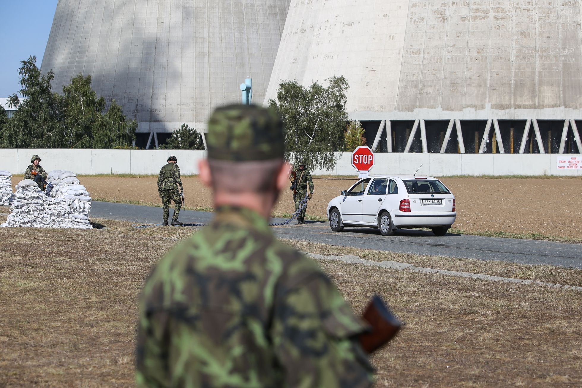 Safeguard - společné cvičení Armády ČR a policie při ochraně jaderné elektrárny Dukovany