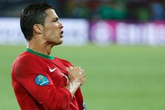 Ronaldo poslal Portugalce do čtvrtfinále proti Čechům