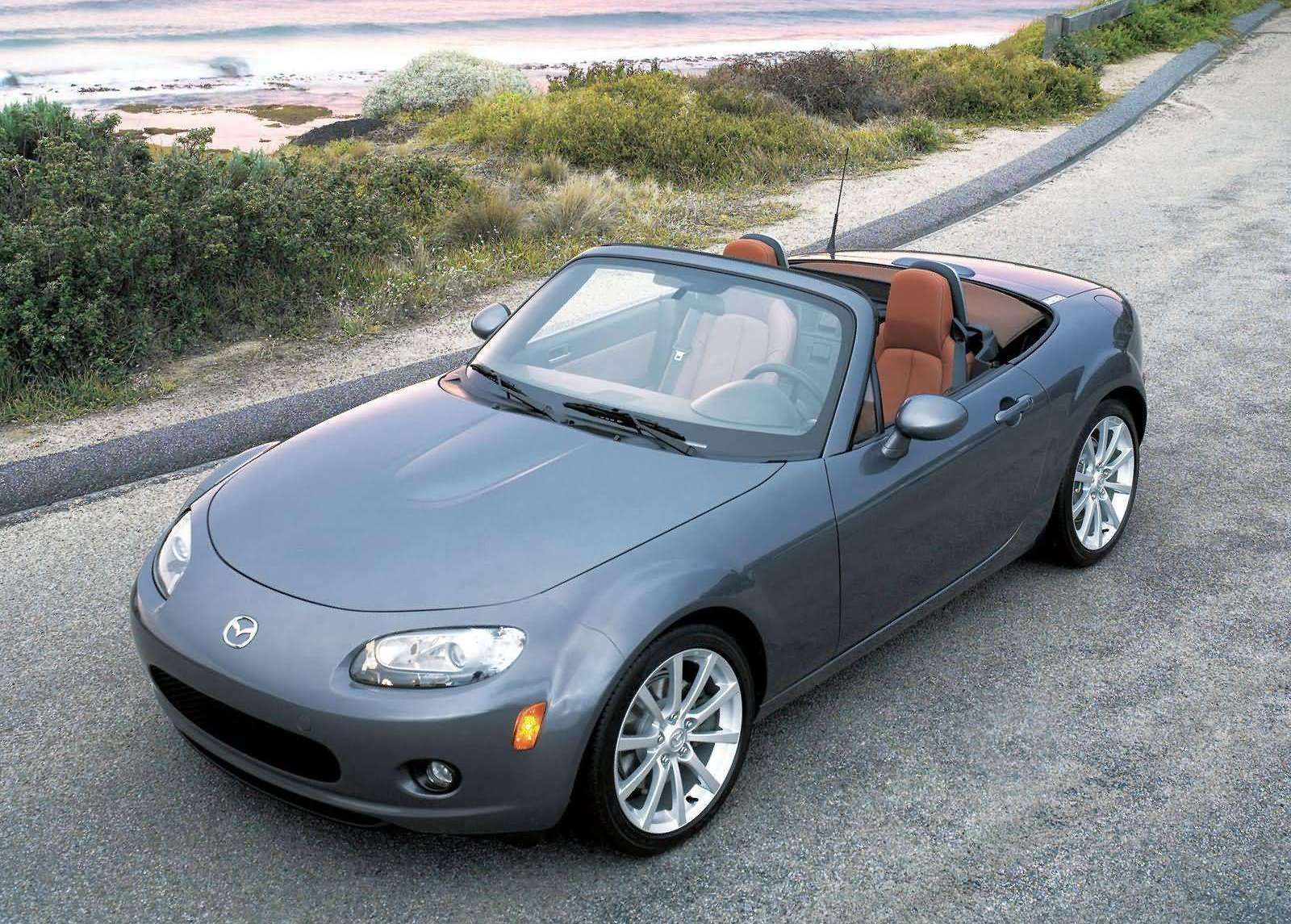 Mazda historie japonská automobilka