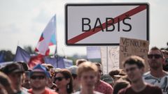 Demonstrace proti Babišovi na Letné
