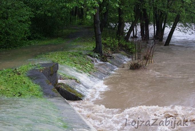 Pondělní stav potoku Ropičanka u Českého Těšína