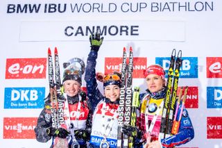 SP v Canmore, hromadný start Ž: Marie Dorinová Habertová, Dorothea Wiererová a Gabriela Soukalová