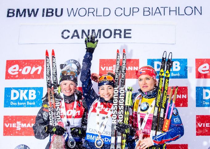 SP v Canmore, hromadný start Ž: Marie Dorinová Habertová, Dorothea Wiererová a Gabriela Soukalová