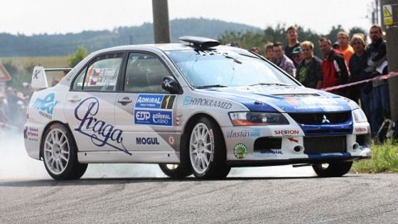 Obrazem: Vyškovskou rallye ovádl Kresta, ukázal se i Enge