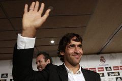 Raúl podepsal se Schalke. Real jeho číslo vyřadí