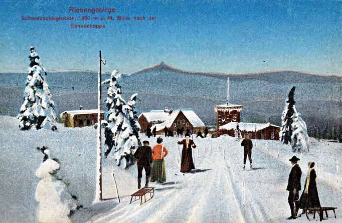 Bouda na Černé pasece v Krkonoších. Kolorovaný snímek přibližně z roku 1920