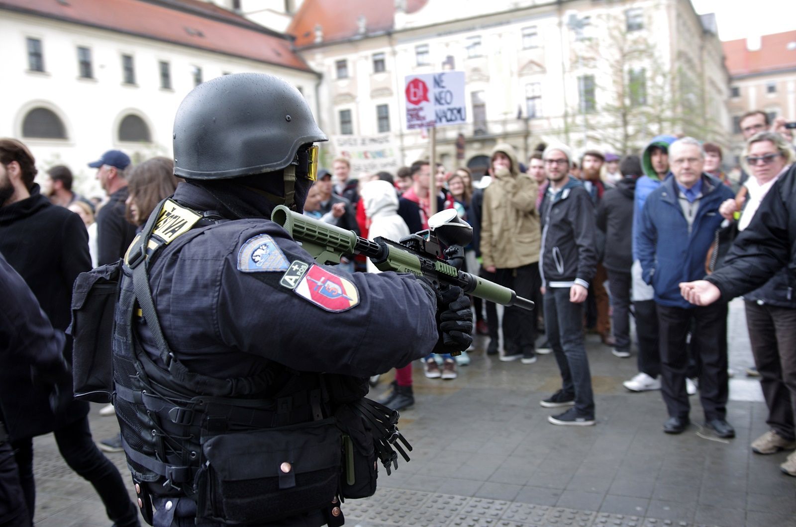Brno blokovalo pochod neonacistů - finální foto