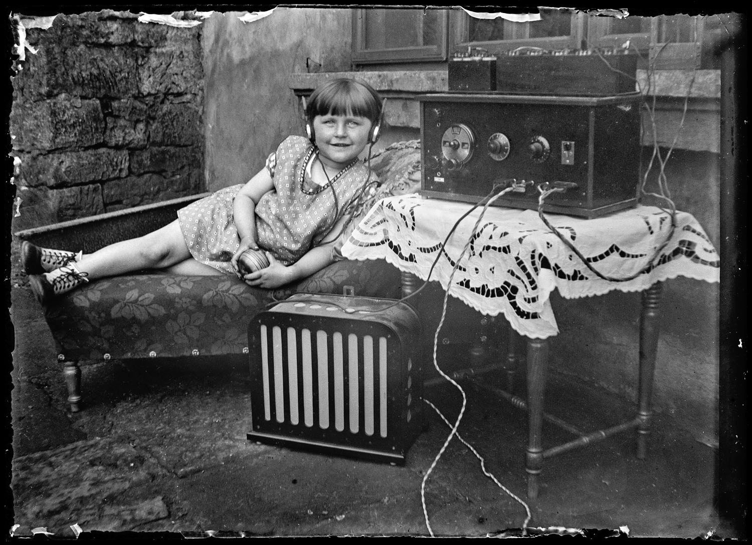 Negativy z popelnice, kniha, Martin Wágner, iniciativa, sbírka, archiv, Foto, fotografie, Magazín