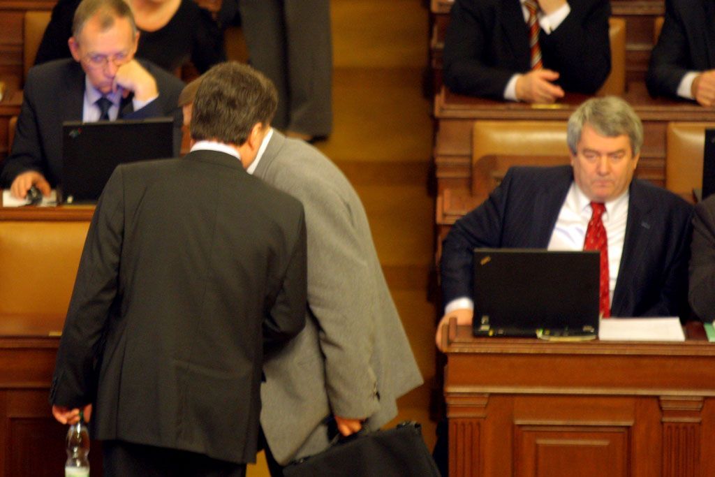 Vyjádření nedůvěry, díl pátý