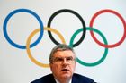 MOV potvrdil ruským atletům zákaz startu v Riu. Presumpce neviny? Máme o ni pochybnosti, tvrdí Bach